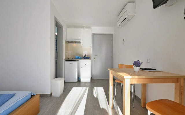 Apartment 1964