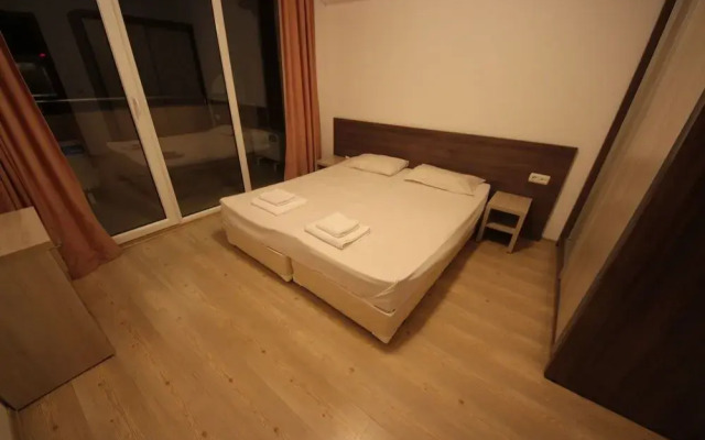 Menada Zornitsa Apartments