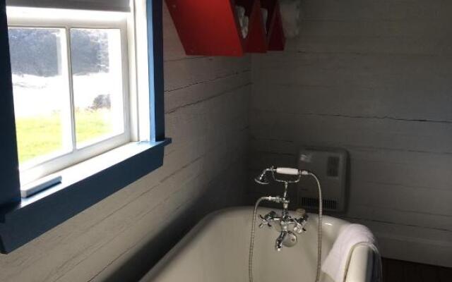 The Old Salt Box Co. - Aunt Glady's