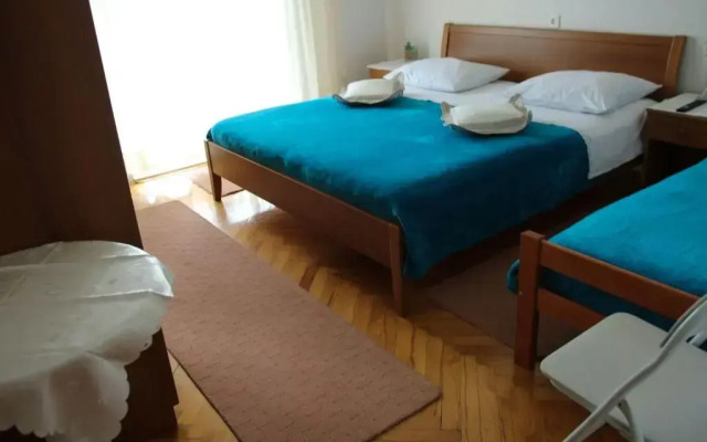 Studio apartment Zdravko - 150 m from sandy beach: SA1 Duce. Riviera Omis