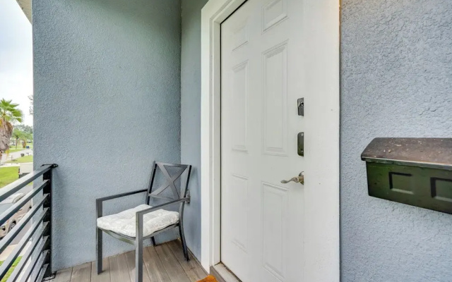 13 Mi to Beaches: Pet-friendly Condo in Palmetto!