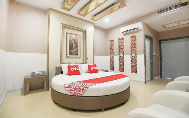 OYO 1002 Pinklao Resort