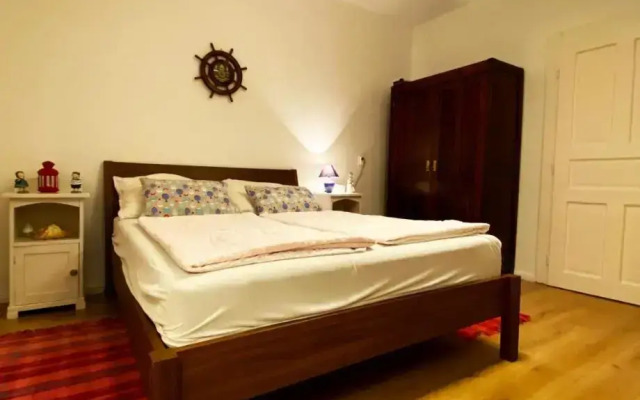 Eleonóra Villa