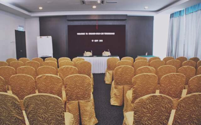 The Regency Waterfront Hotel