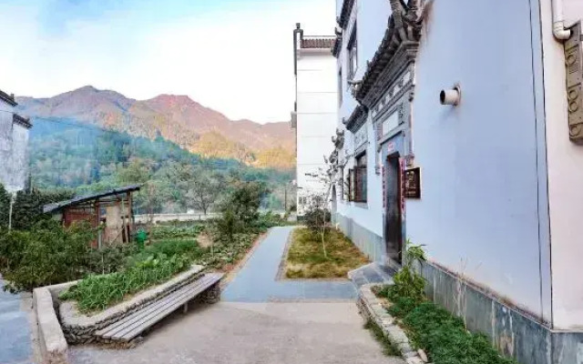 Jinyuetang Boutique Guesthouse