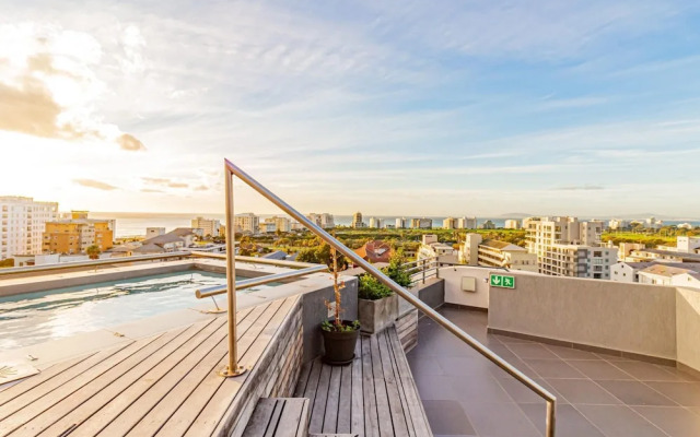 Modern Apartment w Rooftop Deck Scholtz Penthouse