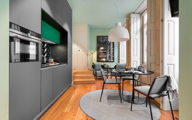 ALTIDO Bright Self Check-In Studio in Porto