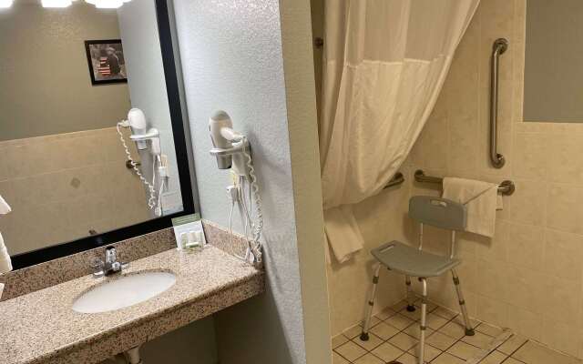 AmericInn by Wyndham Ankeny/Des Moines