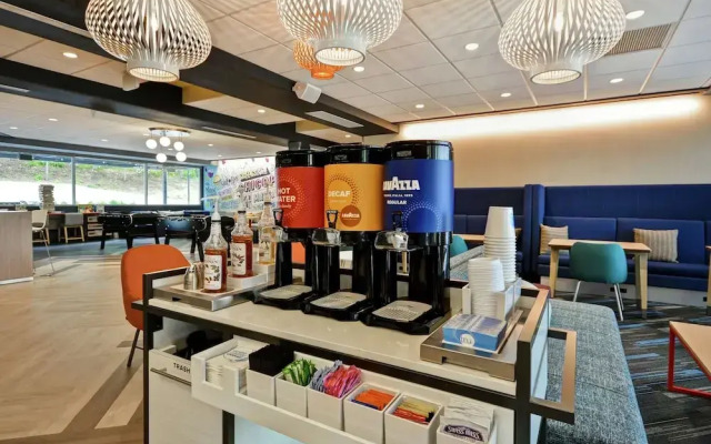 Tru by Hilton Chicopee Springfield