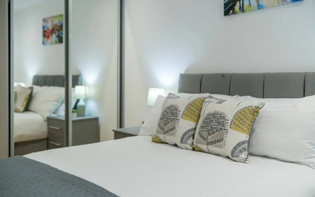 Skyvillion - River View Mins To O2 & London Excel