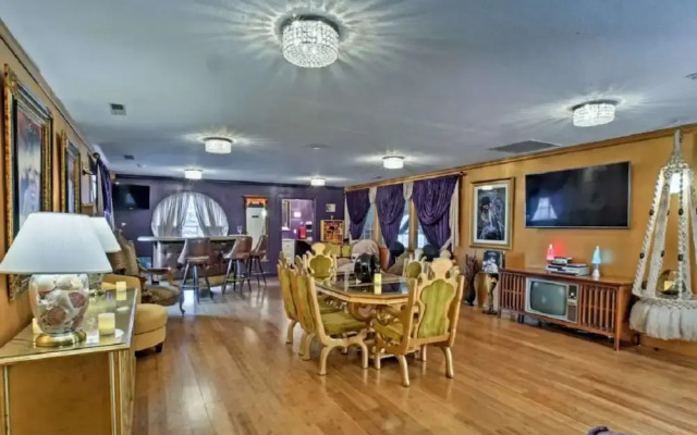Presley's Penthouse 2BR Branson Resort Condo