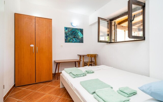 Amazing Apartment in Cavtat With Wifi and 2 Bedrooms