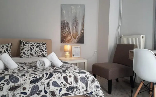 Palette Apartment Champagne - Athens Center, 6 BD, 3 BATH