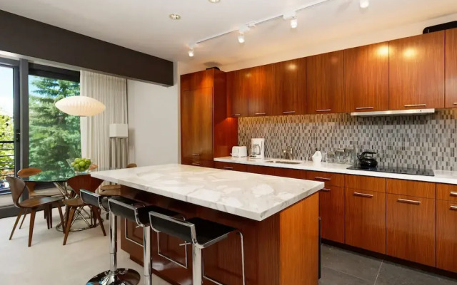 Durant Condominiums by Frias