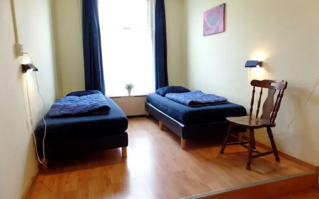 Spacious Home With Fireplace, Near North Sea Beach