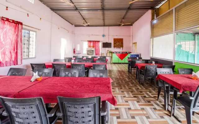 Hotel Green Park Resort by OYO Rooms