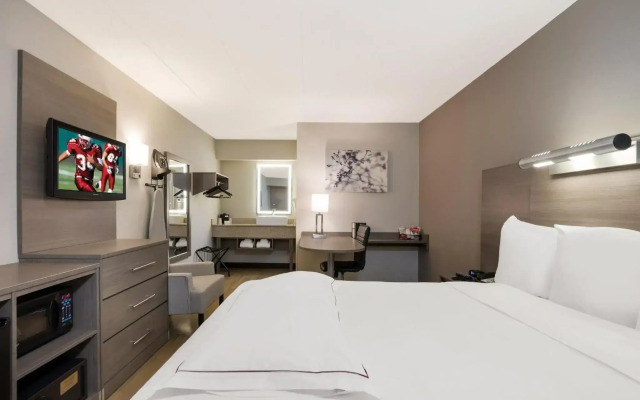 Red Roof Inn PLUS+ Chicago - Naperville