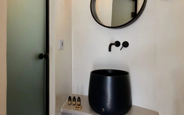 Aecon Suites