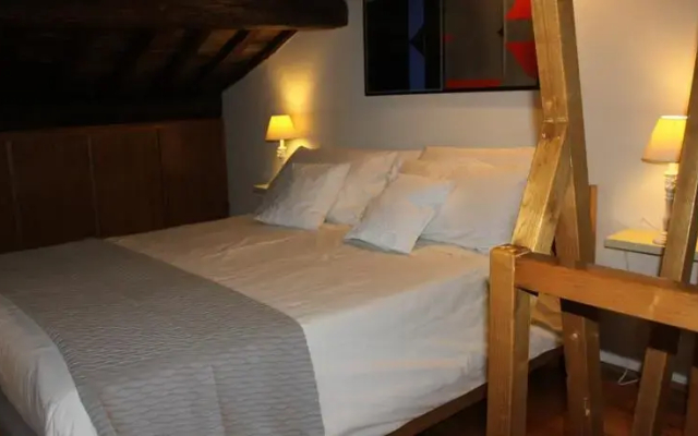 RomAntique Suites