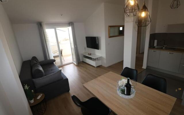 Ana, House with pool