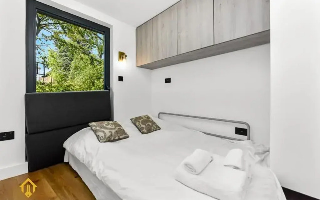 Charming Modern Chic Pad Summer House