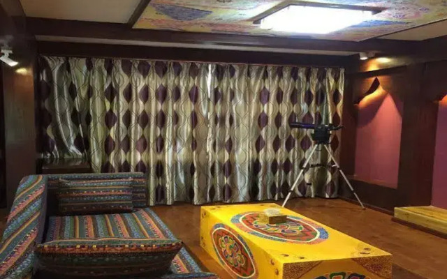 Ruo Chujian Youth Hostel