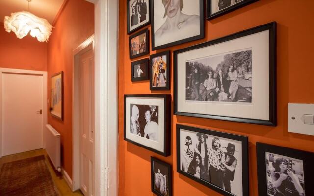 JOIVY Unique Royal Mile Apt - Relive Music History