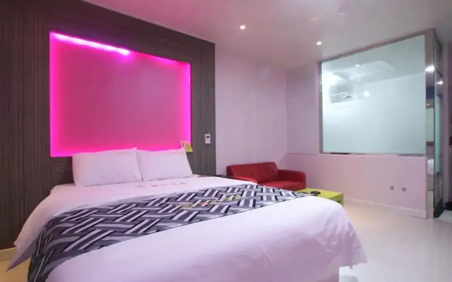 Gurye S Self Check-In Motel