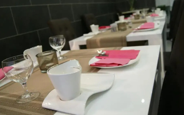 Plenus Hotel