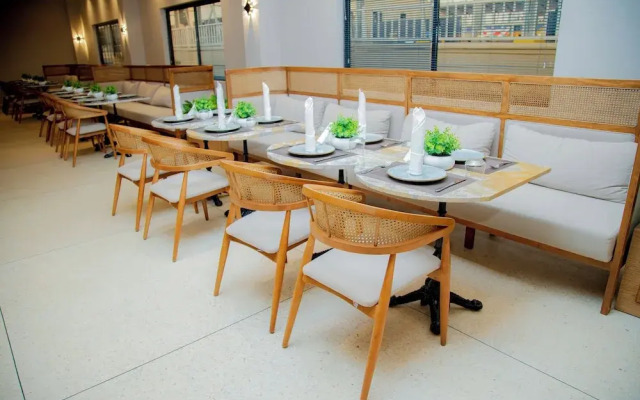 New Amaan Hotel