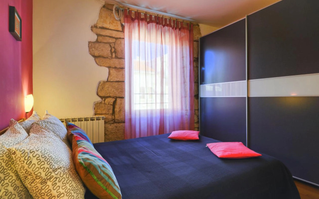 Top Center Apartment