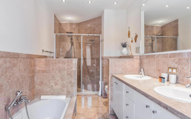 Alzaro 1-2 DELUXE SEA VIEW & JACUZZI 3B