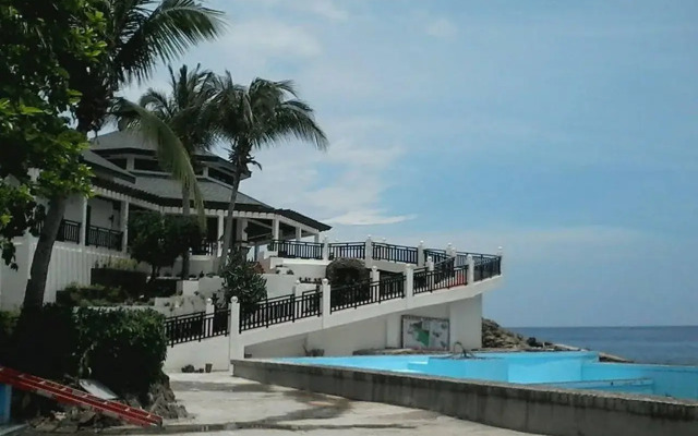 Bauan Divers Sanctuary Resort and Hotel
