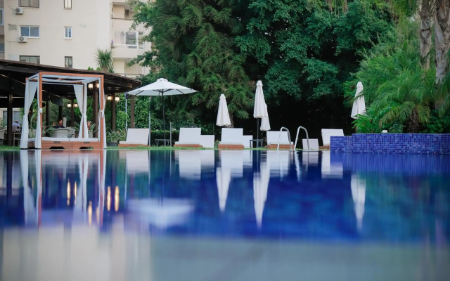 Kapetanios Odysseia Hotel