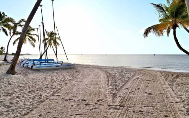 Coral Garden by Avantstay Great Location w/ Balcony & Shared Pool