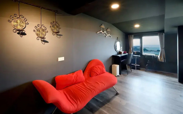 Windsor's Sunlight Han-Guan