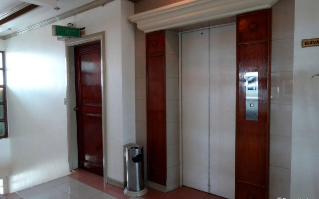 Orange Grove Hotel