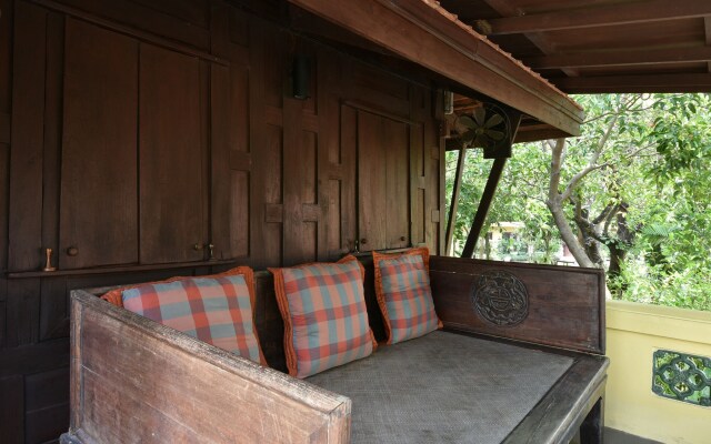 Zantiis Ndol Villas