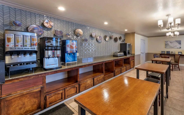 Best Western Plus John Jay Inn & Suites