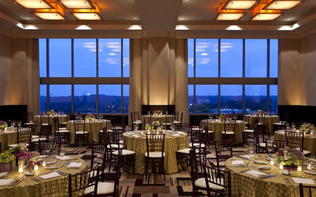 Loews Atlanta Hotel
