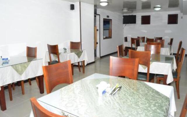 Hotel Ribera Del Rio Av 6N