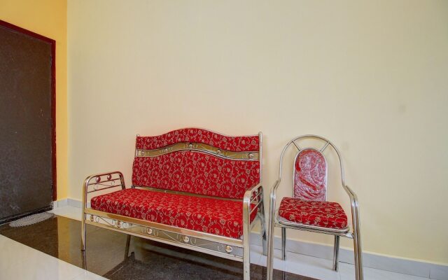 Capital O 13489 Garuda Comforts