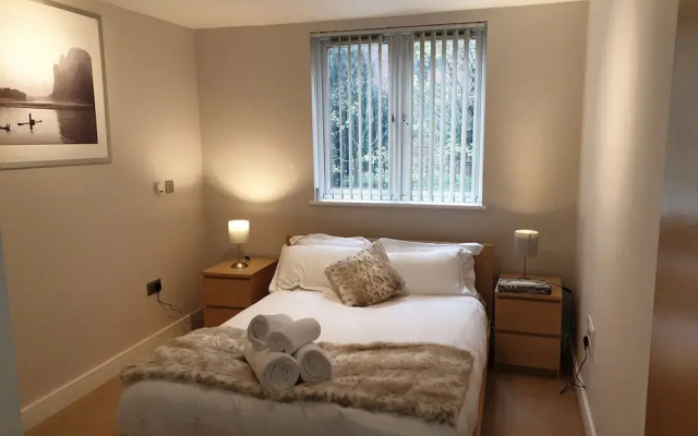 Birminghams Hidden Gem Emerald Apartment, Sleeps 4