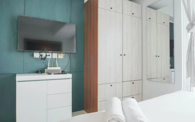 Minimalist Studio Room With City View At West Vista Apartment – Guest Rooms – Jakarta
