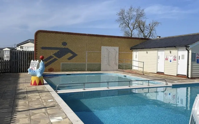 Escape Rio1 Caravan Seasalter Beach Outdoor Pool