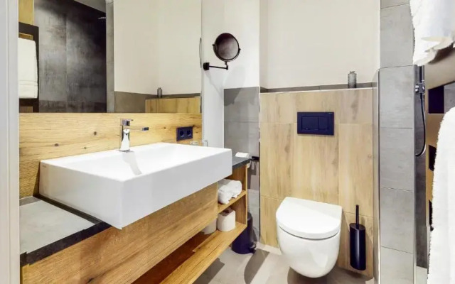 Point 7 Hotel
