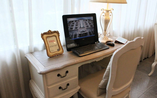 Romance Hotel Bangna (SHA Extra Plus)