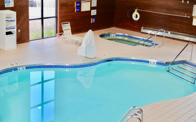 Days Inn & Suites by Wyndham Wausau