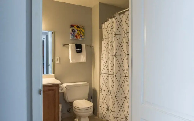 FRONTDESK The Churchill Apts Downtown Minneapolis