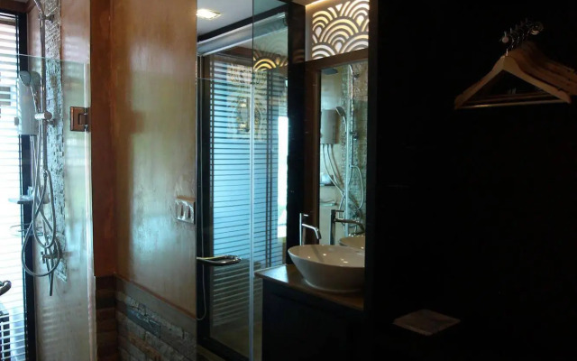 Phi Phi Nice Beach Hotel Hip